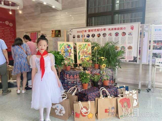 大提琴演奏、手绘帆布袋,这所小学庆祝教师节创意多 第5张 大提琴演奏、手绘帆布袋,这所小学庆祝教师节创意多 第5张