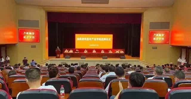 《湖北日报》头版头条:“一块布”上“三升级”——仙桃非织造布产业转型升级一年间 第3张 《湖北日报》头版头条:“一块布”上“三升级”——仙桃非织造布产业转型升级一年间 第3张