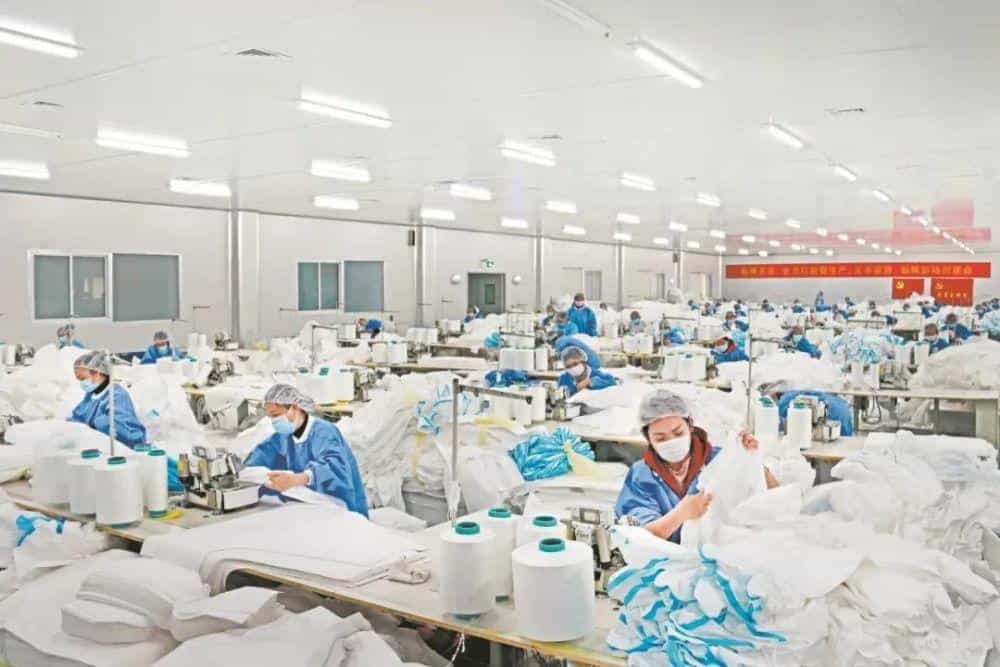 《湖北日报》头版头条:“一块布”上“三升级”——仙桃非织造布产业转型升级一年间 第7张 《湖北日报》头版头条:“一块布”上“三升级”——仙桃非织造布产业转型升级一年间 第7张