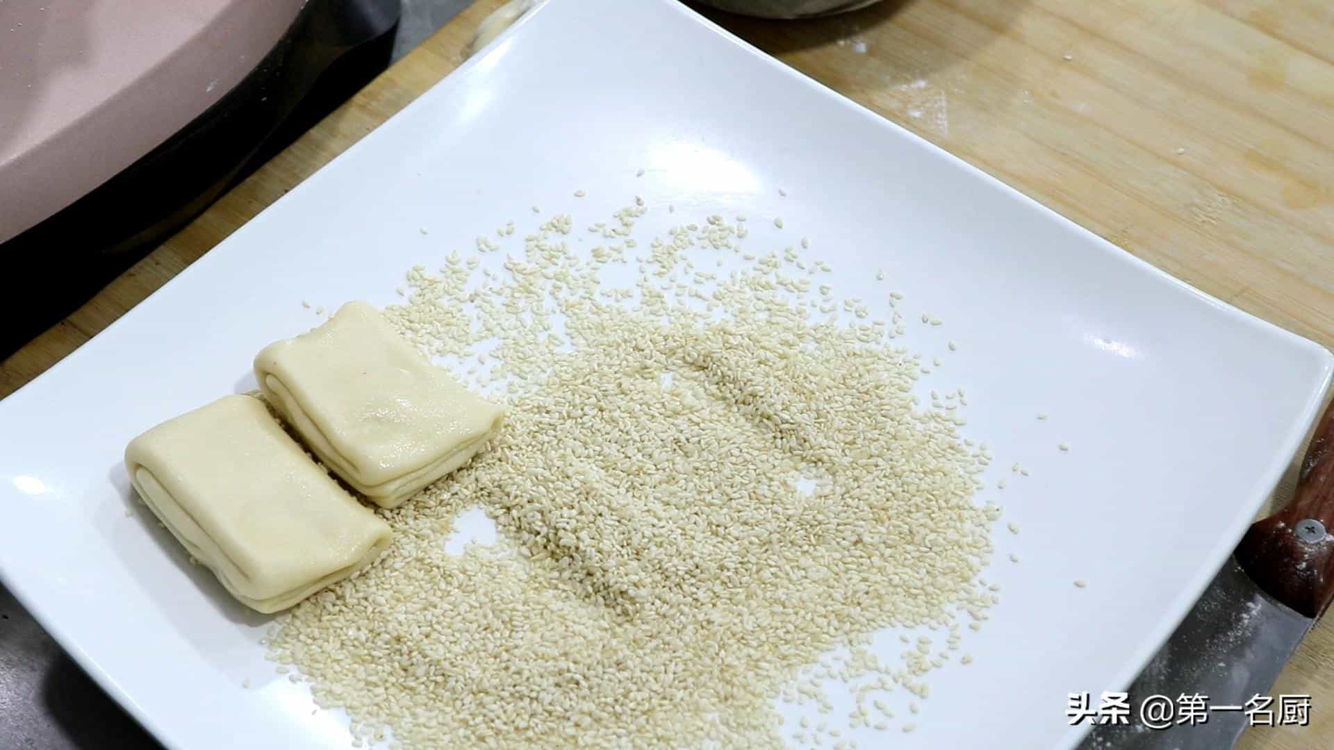 面粉最过瘾的5种做法,外酥里软,咬一口直掉渣,上桌就秒光 第7张 面粉最过瘾的5种做法,外酥里软,咬一口直掉渣,上桌就秒光 第7张