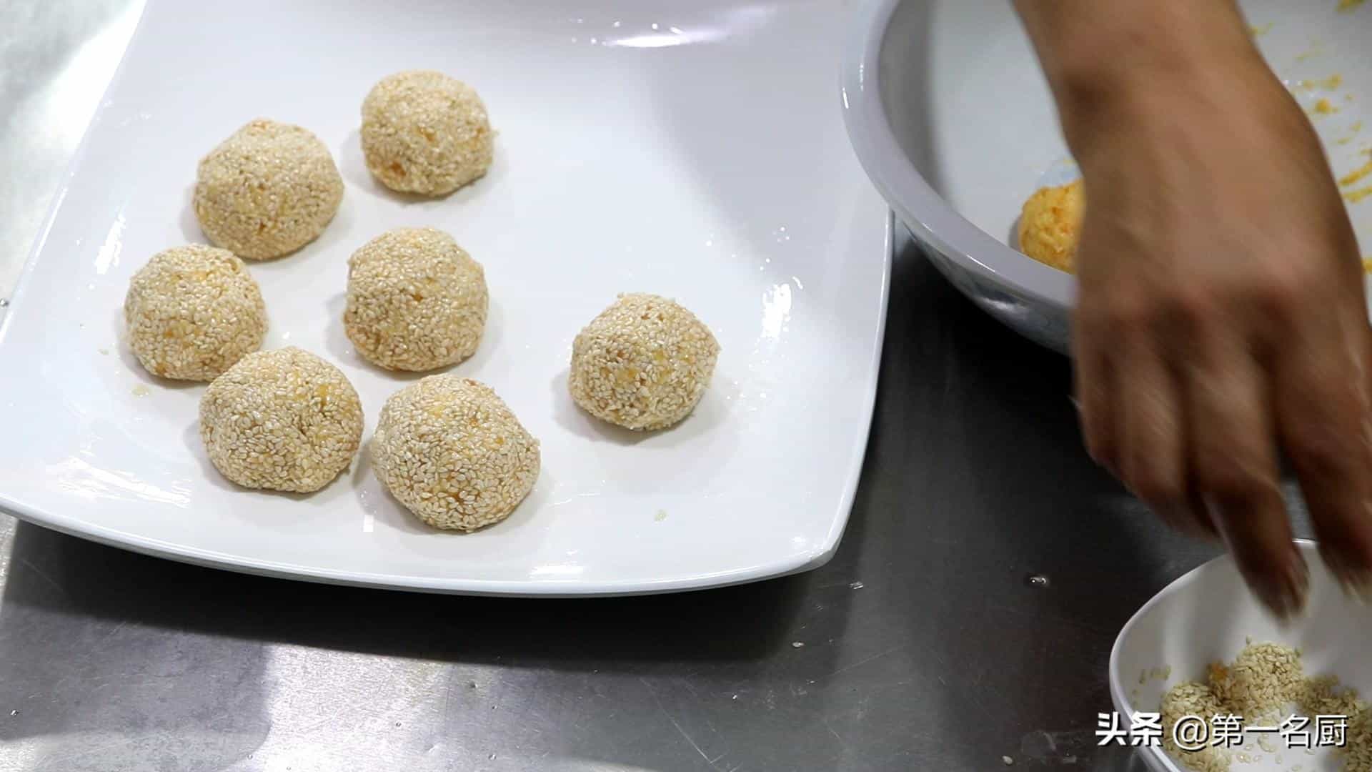 面粉最过瘾的5种做法,外酥里软,咬一口直掉渣,上桌就秒光 第13张 面粉最过瘾的5种做法,外酥里软,咬一口直掉渣,上桌就秒光 第13张