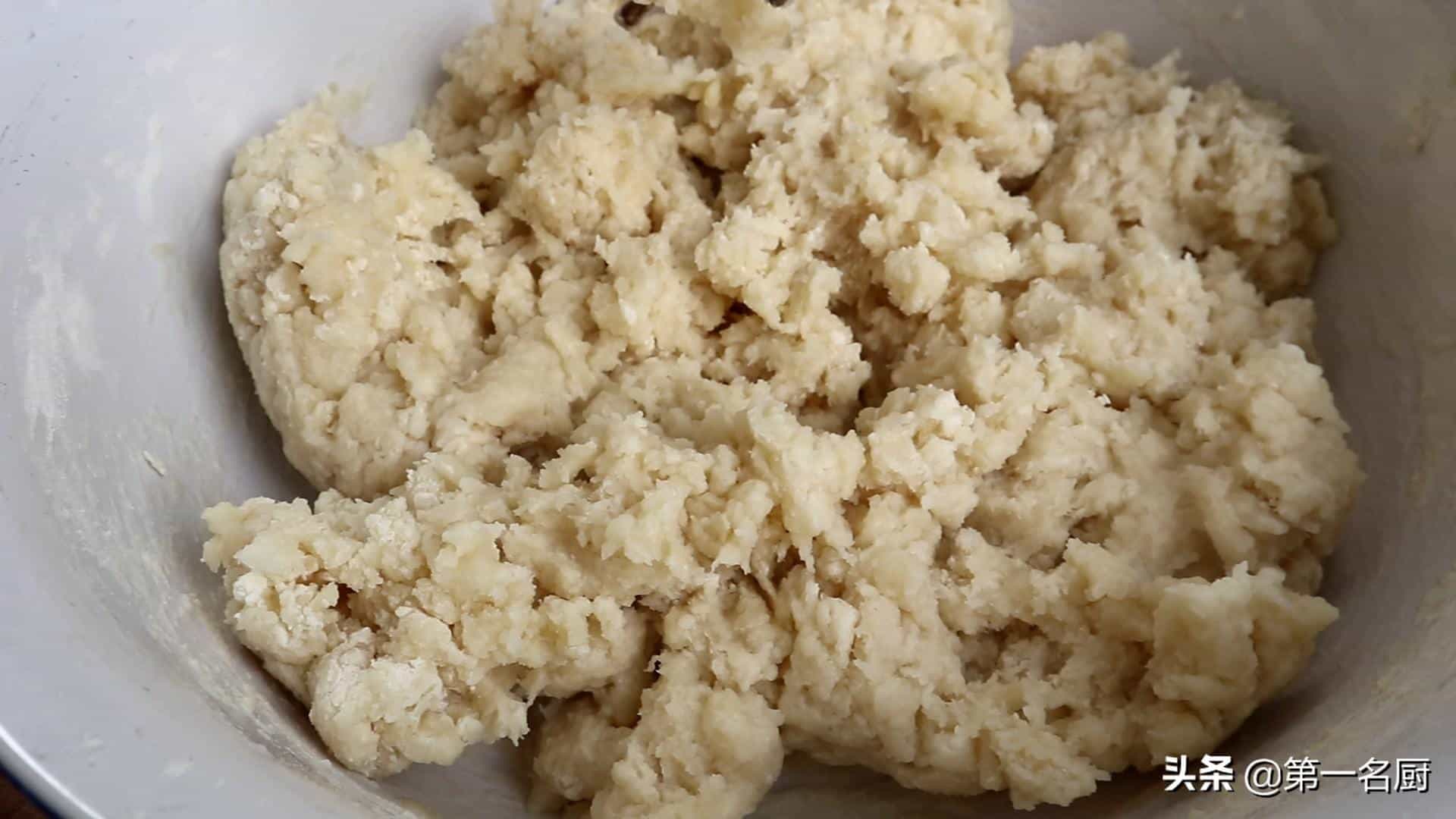 面粉最过瘾的5种做法,外酥里软,咬一口直掉渣,上桌就秒光 第16张 面粉最过瘾的5种做法,外酥里软,咬一口直掉渣,上桌就秒光 第16张