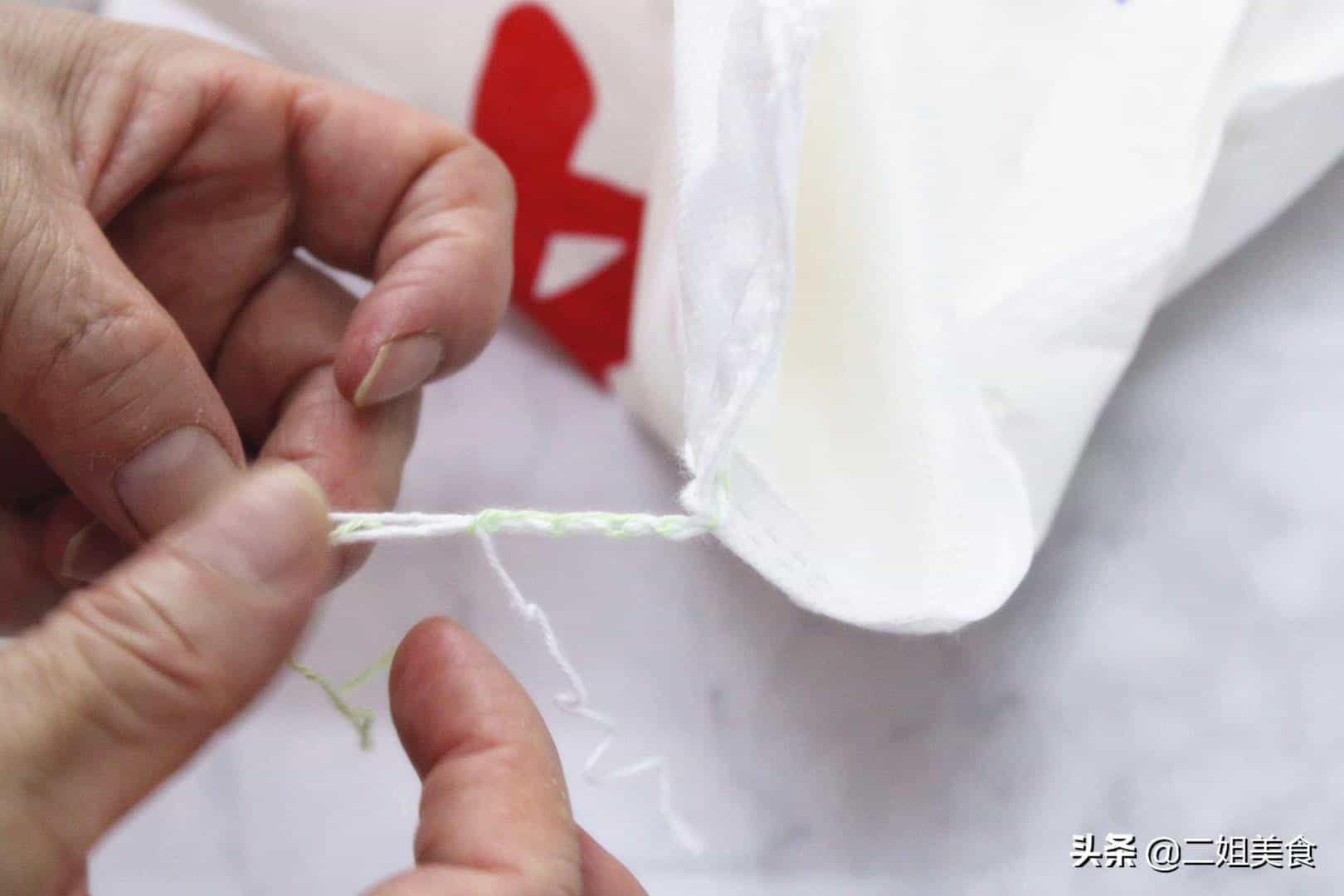 原来面袋子上有一个小机关,轻轻一拉就打开了,再不用生拉硬拽 第3张 原来面袋子上有一个小机关,轻轻一拉就打开了,再不用生拉硬拽 第3张