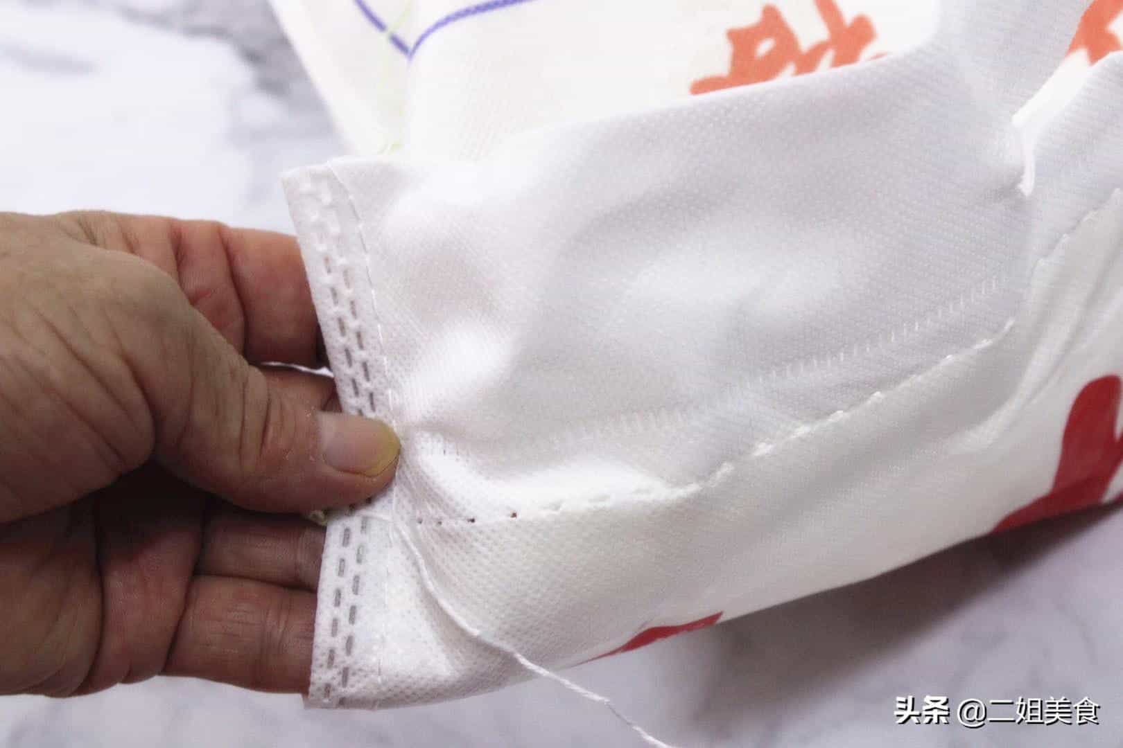 原来面袋子上有一个小机关,轻轻一拉就打开了,再不用生拉硬拽 第5张 原来面袋子上有一个小机关,轻轻一拉就打开了,再不用生拉硬拽 第5张