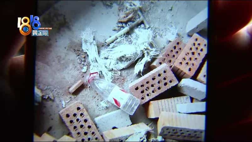 墙壁里藏编织袋,开发商说“小疏忽“10图 第5张 墙壁里藏编织袋,开发商说“小疏忽“10图 第5张