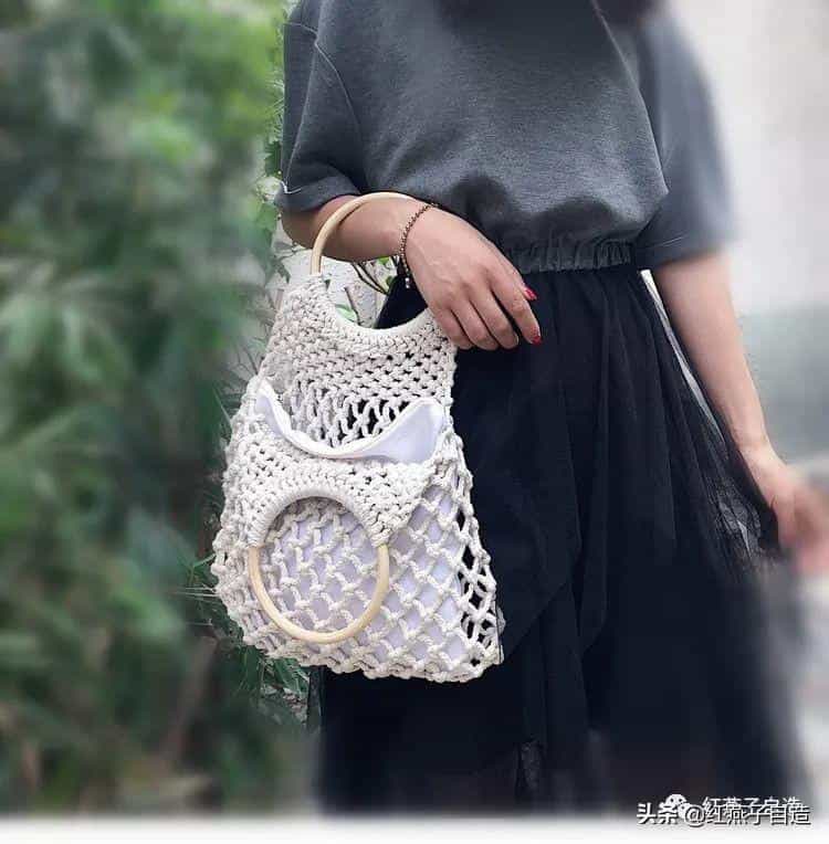 最新款式镂空透视编织袋,成为年轻一族夏季出行的时尚装备44图 第10张 最新款式镂空透视编织袋,成为年轻一族夏季出行的时尚装备44图 第10张