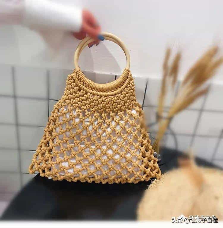 最新款式镂空透视编织袋,成为年轻一族夏季出行的时尚装备44图 第16张 最新款式镂空透视编织袋,成为年轻一族夏季出行的时尚装备44图 第16张