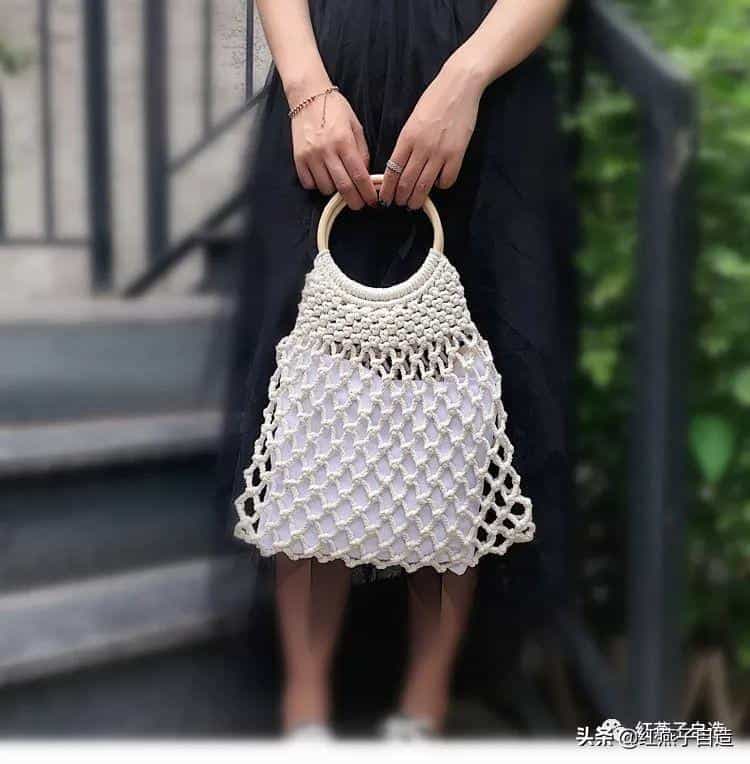 最新款式镂空透视编织袋,成为年轻一族夏季出行的时尚装备44图 第17张 最新款式镂空透视编织袋,成为年轻一族夏季出行的时尚装备44图 第17张