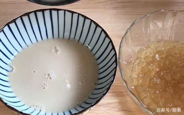 手把手教你做珍珠奶茶,珍珠Q弹劲道,奶味十足,一次一杯不够喝 第7张 手把手教你做珍珠奶茶,珍珠Q弹劲道,奶味十足,一次一杯不够喝 第7张