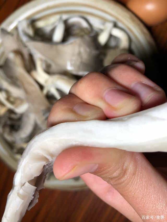 超解馋的老式干炸蘑菇,2种调糊,4种调味,金黄酥脆就是香 第5张 超解馋的老式干炸蘑菇,2种调糊,4种调味,金黄酥脆就是香 第5张
