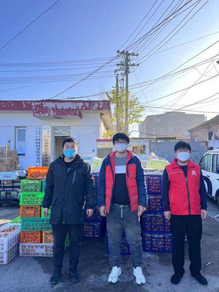 顺义高丽营镇爱心商户捐赠 1万个馒头和3万元果蔬送给村民  第1张