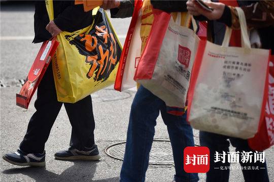 成都糖酒会出新宠啦!尼龙大挎包(无纺布跨肩袋),你背了没? 第5张 成都糖酒会出新宠啦!尼龙大挎包(无纺布跨肩袋),你背了没? 第5张