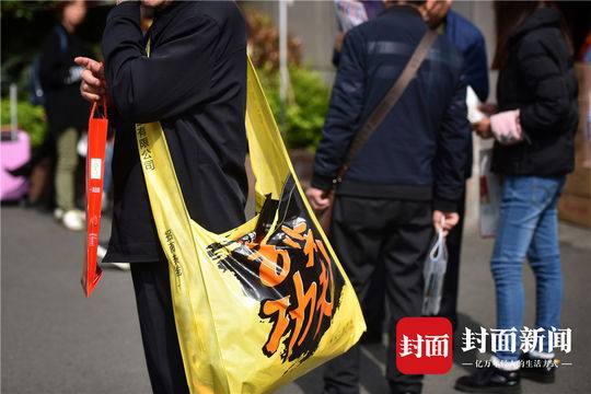 成都糖酒会出新宠啦!尼龙大挎包(无纺布跨肩袋),你背了没? 第3张 成都糖酒会出新宠啦!尼龙大挎包(无纺布跨肩袋),你背了没? 第3张