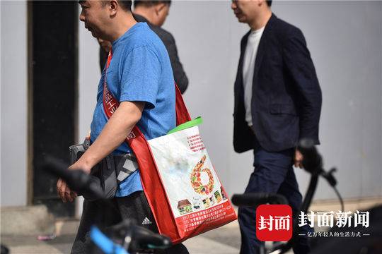 成都糖酒会出新宠啦!尼龙大挎包(无纺布跨肩袋),你背了没? 第7张 成都糖酒会出新宠啦!尼龙大挎包(无纺布跨肩袋),你背了没? 第7张